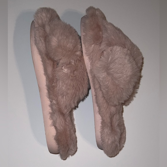 Steve madden house shoes - Picture 2 of 4